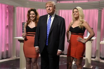 Vanessa Bayer, Donald Trump, Cecily Strong, Saturday Night Live